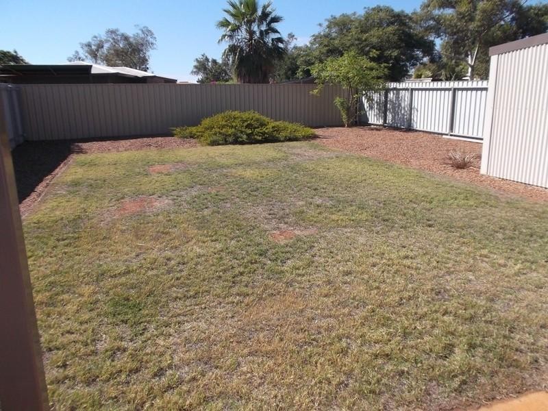 2/10 Weaver Place, South Hedland WA 6722