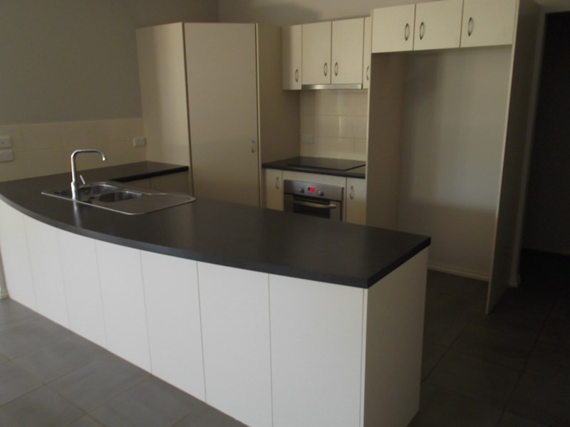 4/2 Buoy Close, South Hedland WA 6722