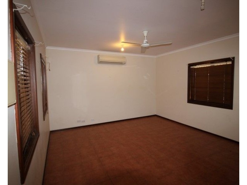 13 Spoonbill Crescent, South Hedland WA 6722