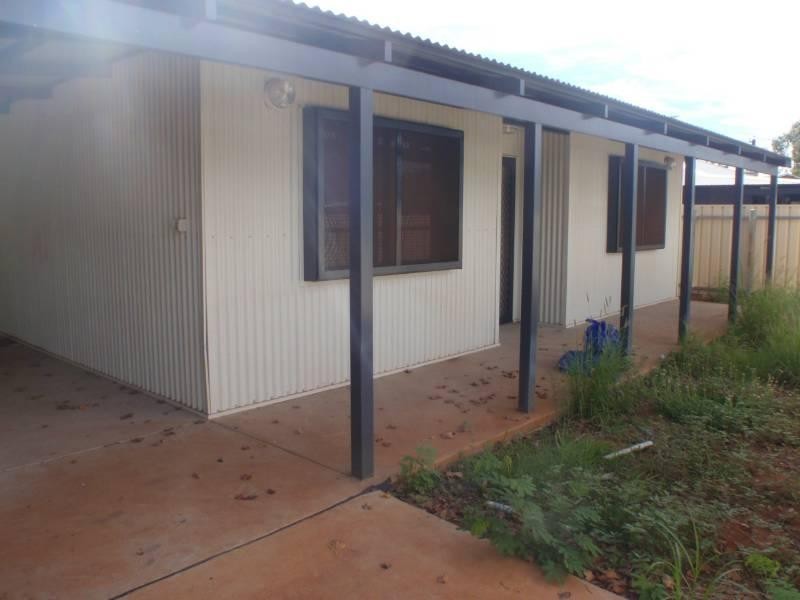1/4 Reynolds Place, South Hedland WA 6722