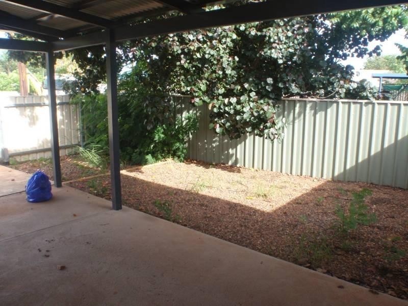 1/4 Reynolds Place, South Hedland WA 6722