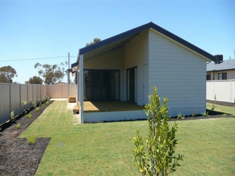 7 Grant Street, Dalwallinu WA 6609