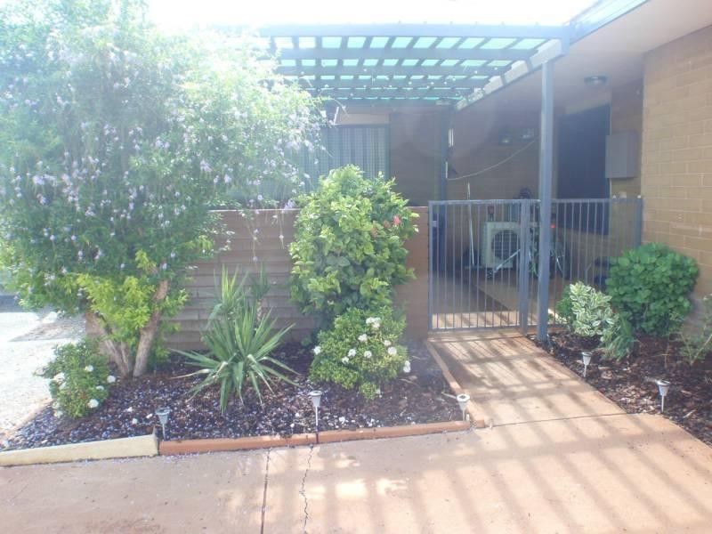 4/8 Yarrunga Crescent, South Hedland WA 6722