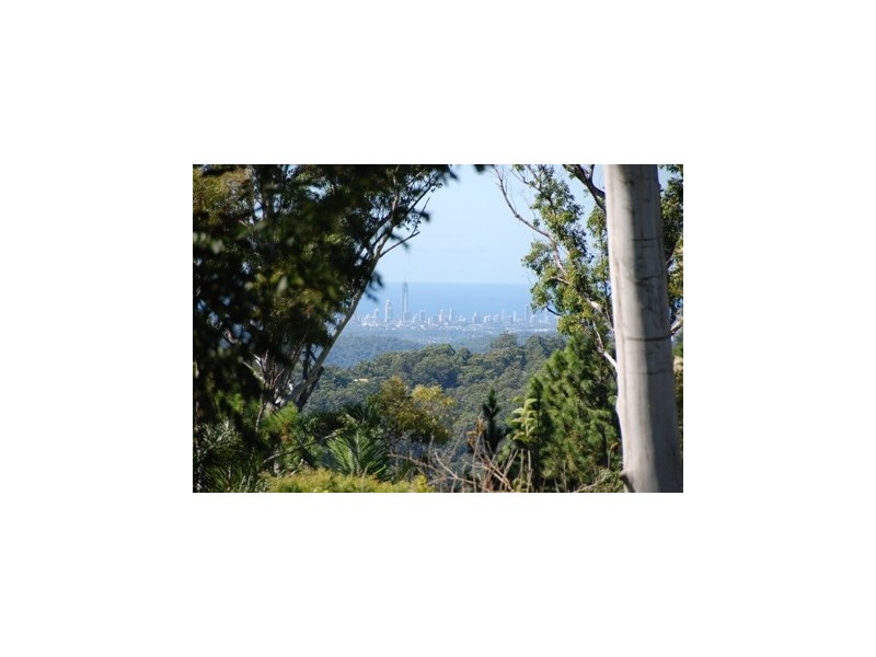 17 Carey Parade – New Listing, North Tamborine QLD 4272