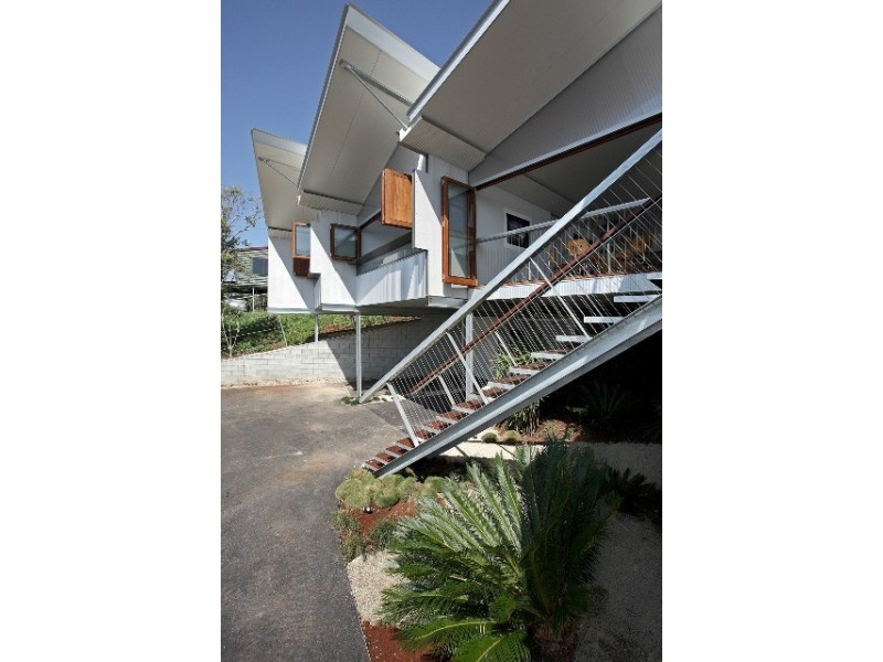 8 Areca Crt – Sky House, Eagle Heights QLD 4271