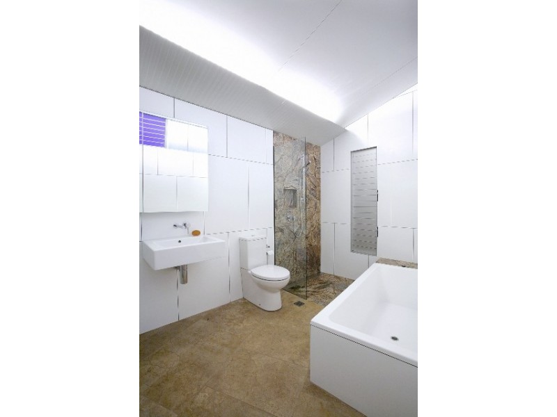 8 Areca Crt – Sky House, Eagle Heights QLD 4271