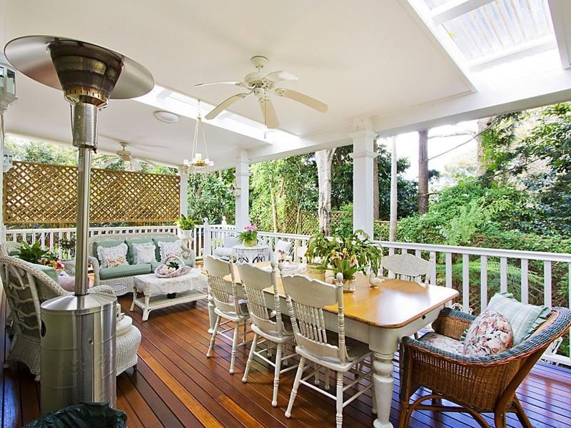 13 Central Ave – Marthas Vineyard meets Tamborine Mount, Eagle Heights QLD 4271