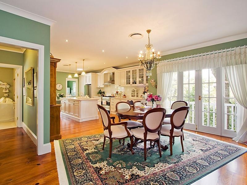 13 Central Ave – Marthas Vineyard meets Tamborine Mount, Eagle Heights QLD 4271