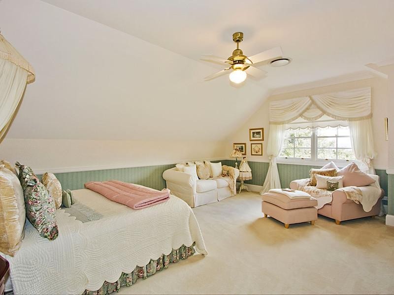 13 Central Ave – Marthas Vineyard meets Tamborine Mount, Eagle Heights QLD 4271