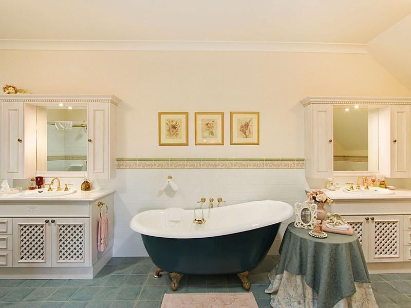 13 Central Ave – Marthas Vineyard meets Tamborine Mount, Eagle Heights QLD 4271