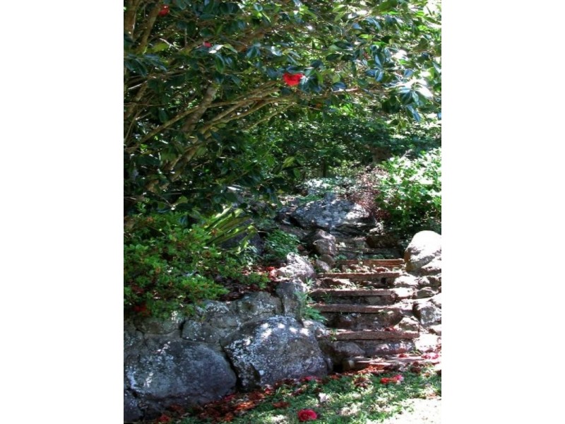 9 Central Ave – Serene Garden Outlook, Eagle Heights QLD 4271