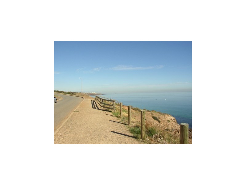 2 Clifftop Crescent, Hallett Cove SA 5158