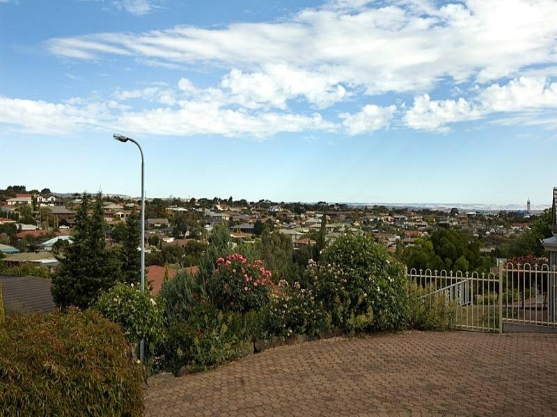 55 Quinvale Road, Hallett Cove SA 5158