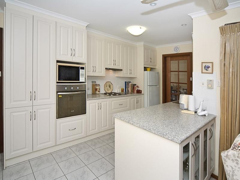 14 Fryer Street, Hallett Cove SA 5158