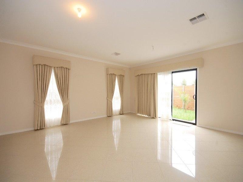 2 Andros Street, Mawson Lakes SA 5095