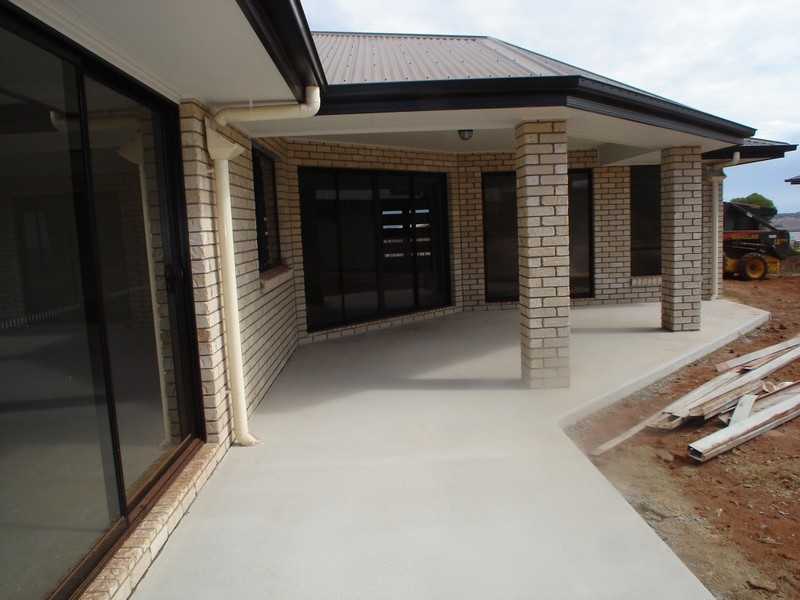 8 Hillview Parade, Kingaroy QLD 4610