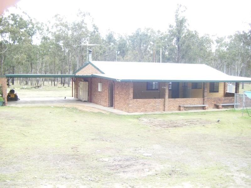 27 Weekes Road, Kingaroy QLD 4610