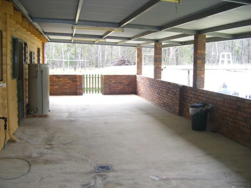 27 Weekes Road, Kingaroy QLD 4610