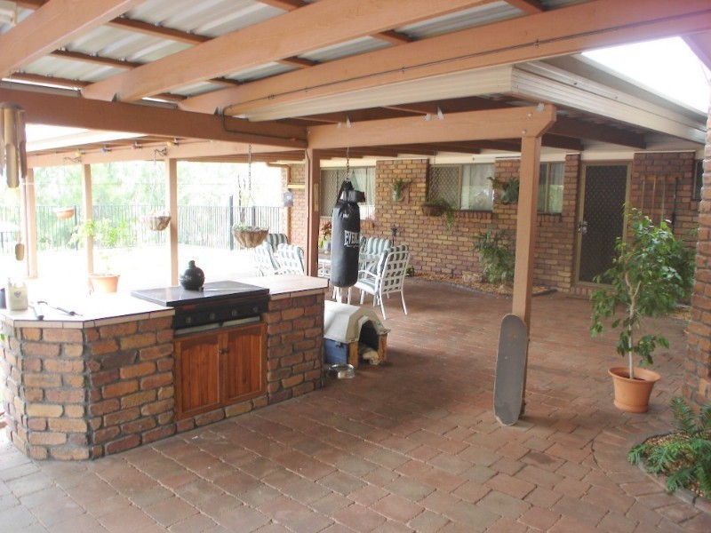 8 Kathy Street, Kingaroy QLD 4610