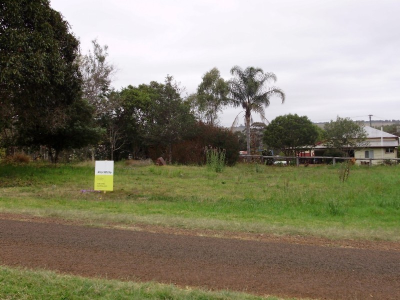 24 Phillips Street, Tingoora QLD 4608