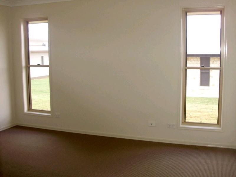 5 Allan Place, Kingaroy QLD 4610