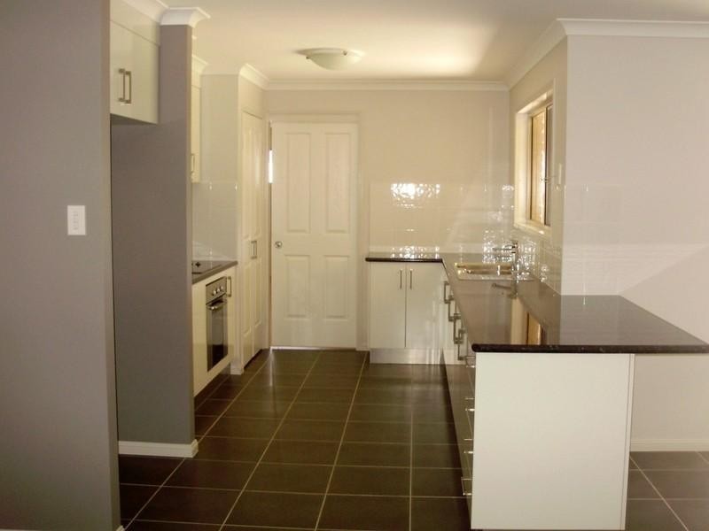 8 Allan Place, Kingaroy QLD 4610