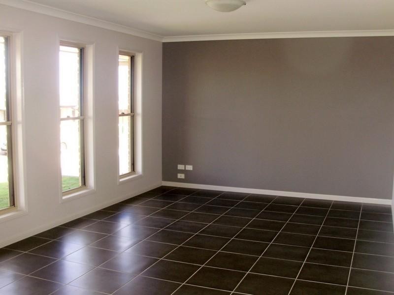 8 Allan Place, Kingaroy QLD 4610