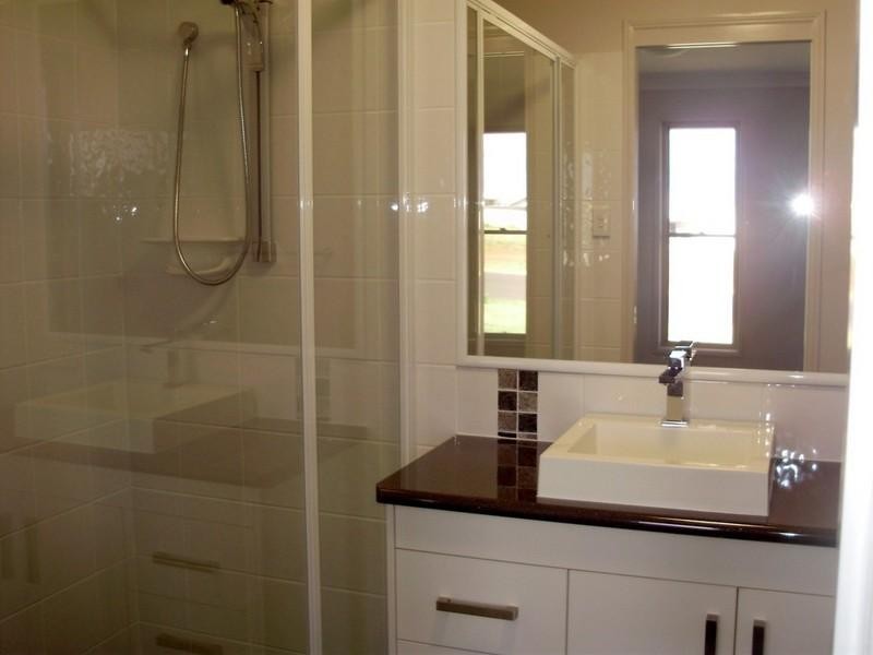 8 Allan Place, Kingaroy QLD 4610