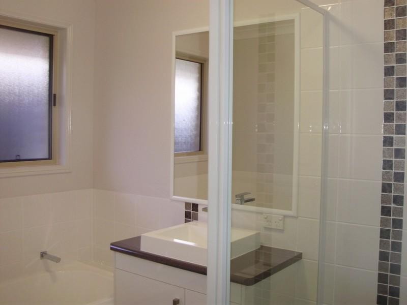 8 Allan Place, Kingaroy QLD 4610