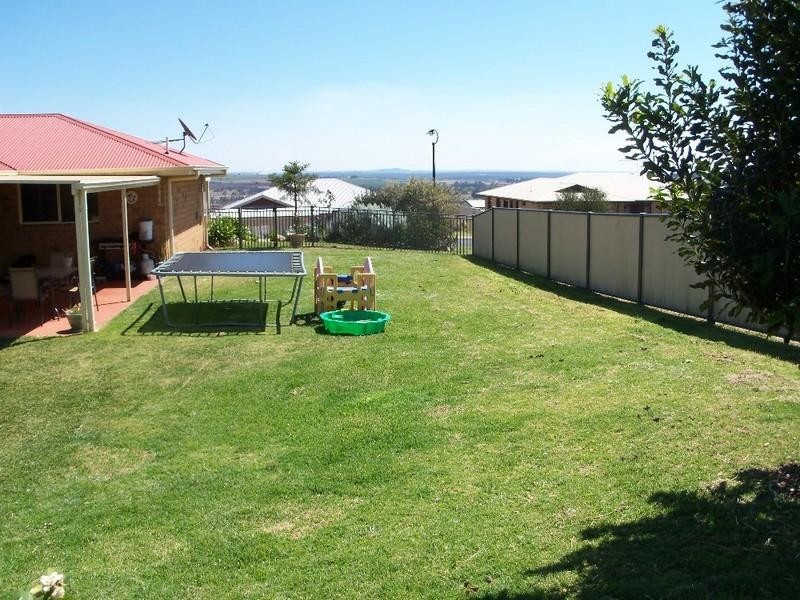 27 Bottlebrush Street, Kingaroy QLD 4610