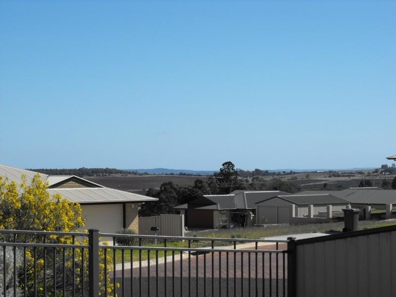 27 Bottlebrush Street, Kingaroy QLD 4610