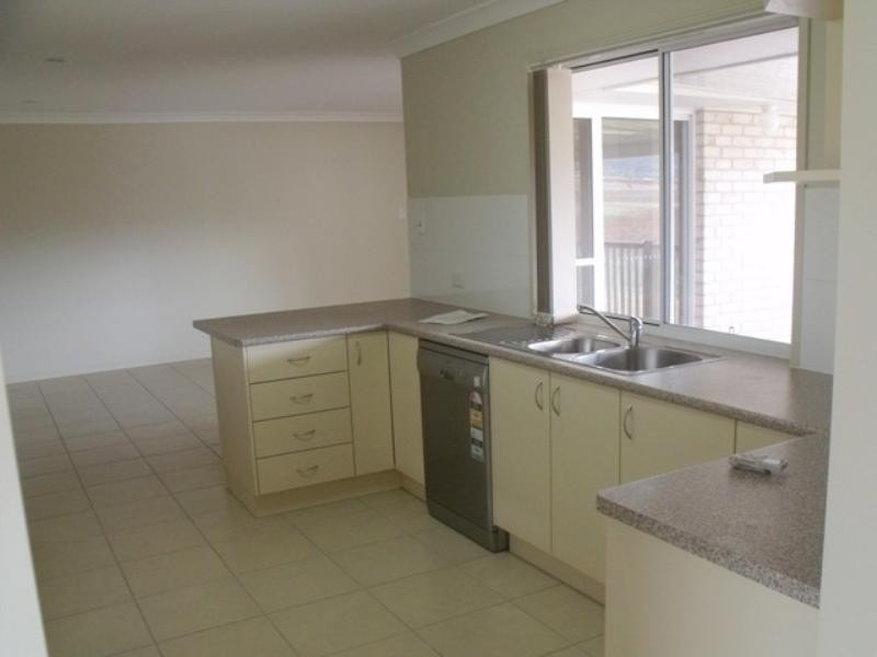 30 Banksia Drive, Kingaroy QLD 4610