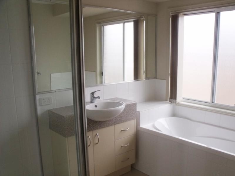 30 Banksia Drive, Kingaroy QLD 4610