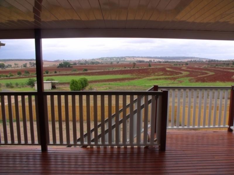 30 Banksia Drive, Kingaroy QLD 4610