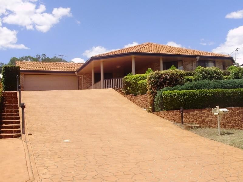 28 Adermann Drive, Kingaroy QLD 4610
