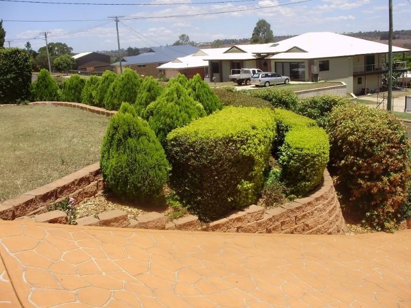 28 Adermann Drive, Kingaroy QLD 4610