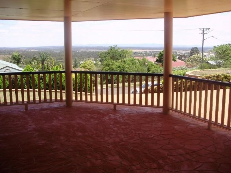 28 Adermann Drive, Kingaroy QLD 4610