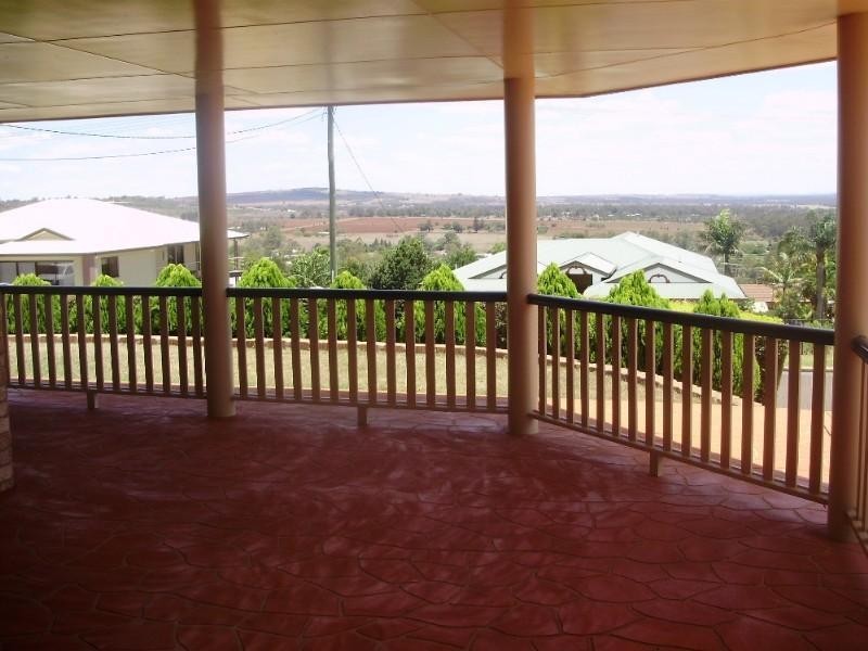 28 Adermann Drive, Kingaroy QLD 4610
