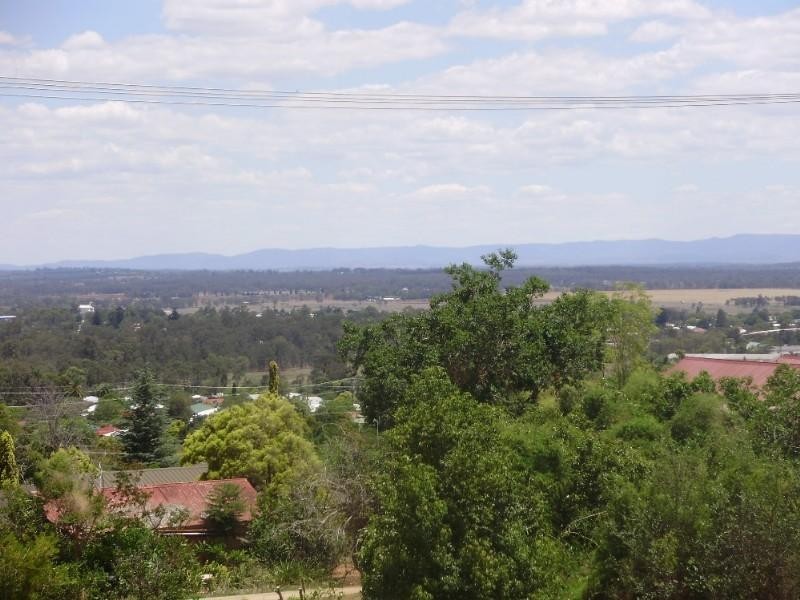 28 Adermann Drive, Kingaroy QLD 4610