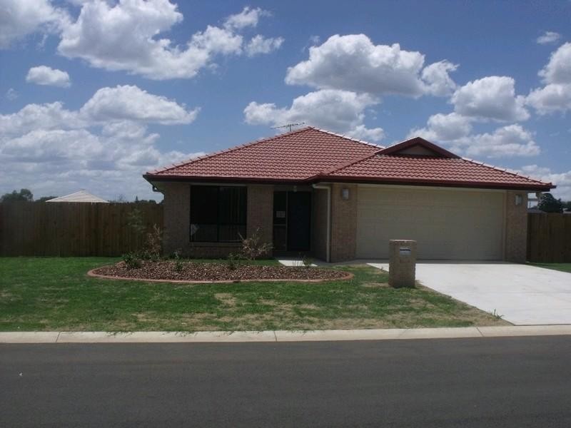 12 Parkside Drive, Kingaroy QLD 4610