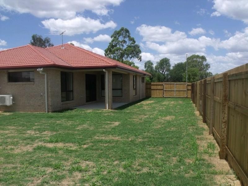12 Parkside Drive, Kingaroy QLD 4610