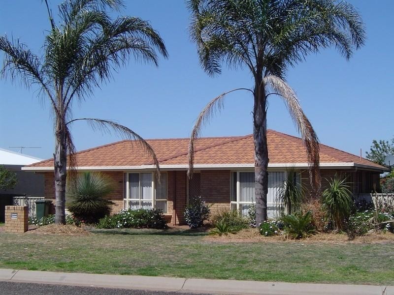 5 Wattle Street, Kingaroy QLD 4610