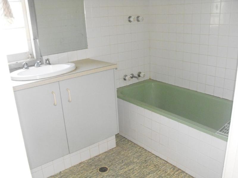 37 MCCLYMONT Road, Wattle Camp QLD 4615