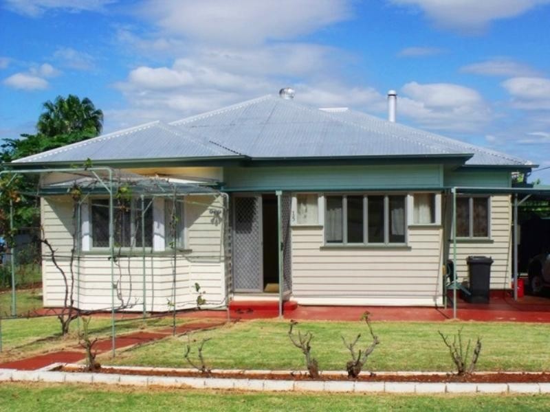15 Fitzroy Street, Kingaroy QLD 4610