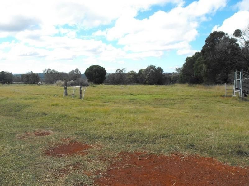 973 Benair Road, Wattle Grove QLD 4610