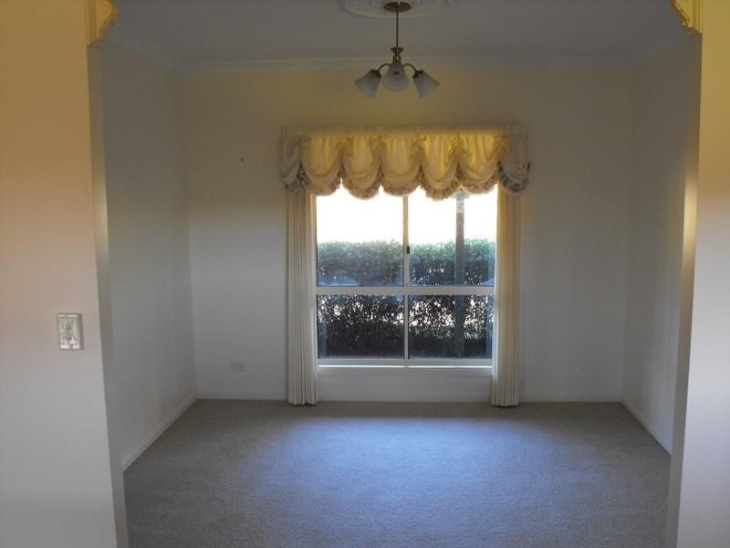 8 Macaulay Drive, Kingaroy QLD 4610