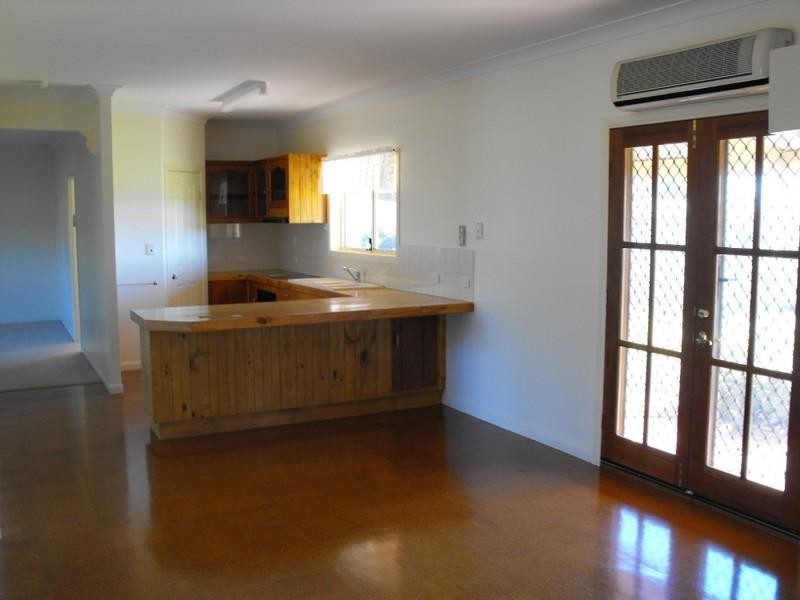 8 Macaulay Drive, Kingaroy QLD 4610