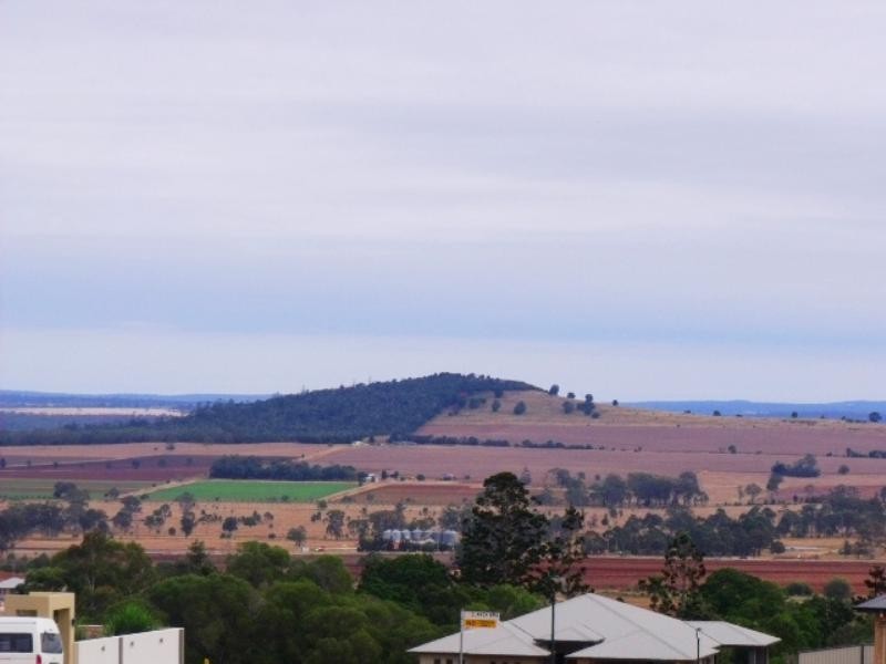 35 Bridgeman Parade, Kingaroy QLD 4610
