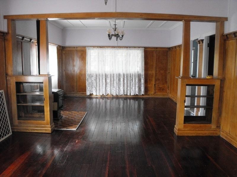 62 Cairns Street, Nanango QLD 4615