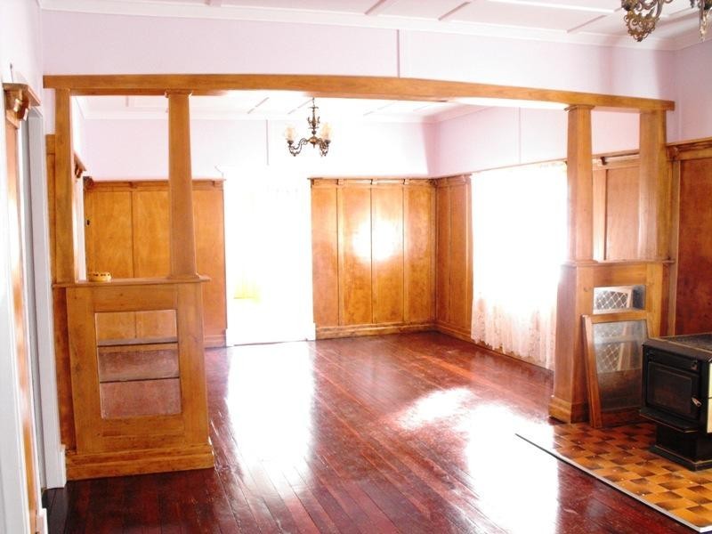 62 Cairns Street, Nanango QLD 4615